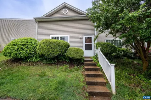 117 Greenwich Ct, Charlottesville, VA 22902