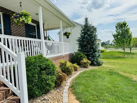 211 Rustic Ave, Broadway, VA 22815 photo 6