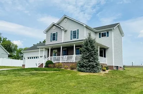 211 Rustic Ave, Broadway, VA 22815
