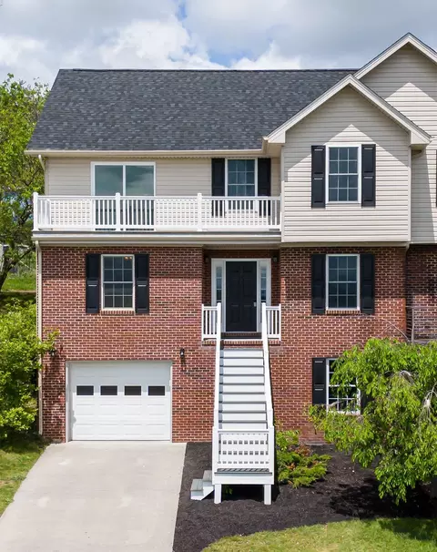 1823 Willow Hill Dr, Harrisonburg, VA 22801
