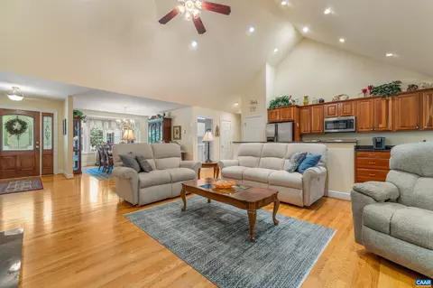 8 Locks Rd, Palmyra, VA 22963 photo 4