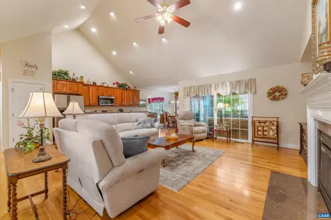 8 Locks Rd, Palmyra, VA 22963 photo 3