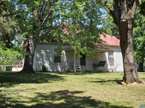 190 Cedar Ln, Farmville, VA 23901