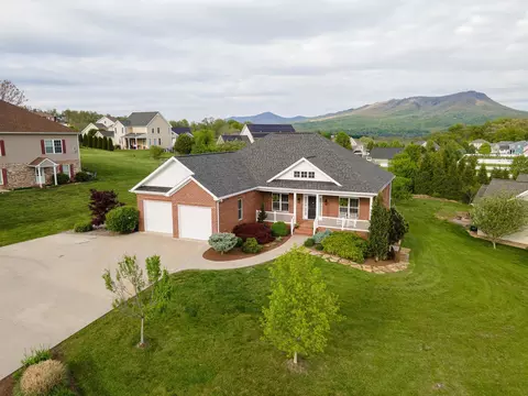 1735 Marigold Cir, Harrisonburg, VA 22801