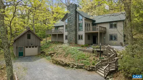 492 Blackrock Dr, Roseland, VA 22967