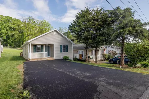 504 F St, Staunton, VA 24401