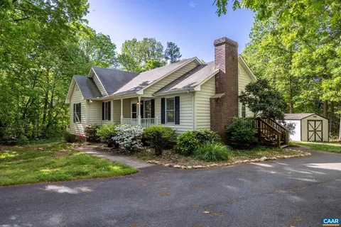 479 Fairlane Dr, Stanardsville, VA 22973