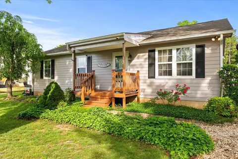 13 Buckboard Rd, Waynesboro, VA 22980
