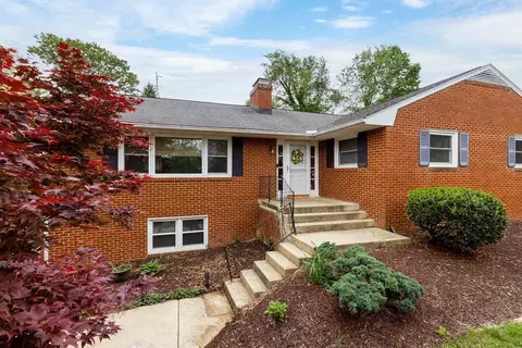 1600 Edgehill Rd, Waynesboro, VA 22980