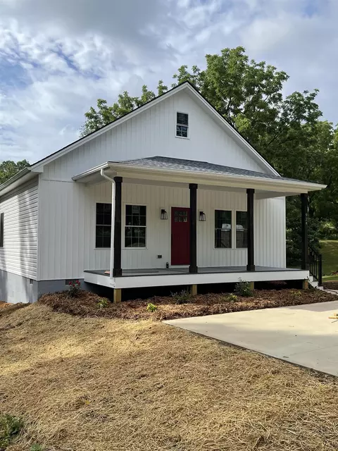 924 Gordon St, Staunton, VA 24401