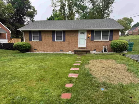 113 River Rd, Waynesboro, VA 22980