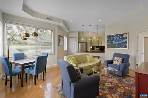 215 5th St SW #2B, Charlottesville, VA 22903