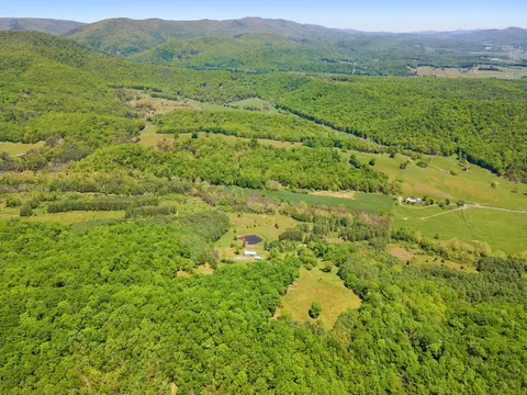 715 Davis Run, VA 24458 photo 6