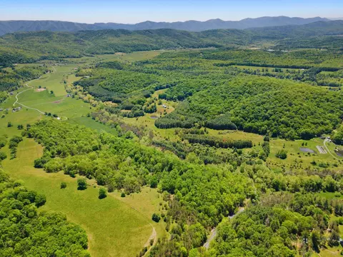 715 Davis Run, VA 24458 photo 3