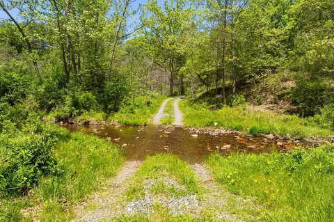 715 Davis Run, VA 24458 photo 12