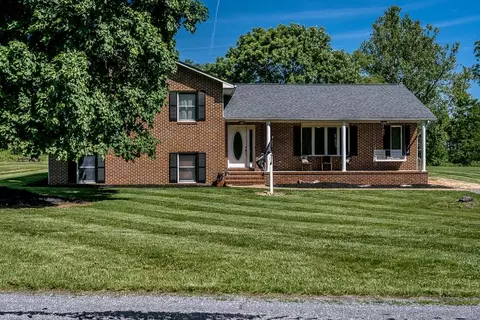 13524 Little Dry River Rd, Fulks Run, VA 22830