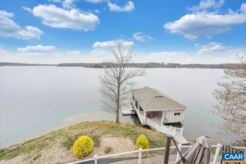 41 Virginia Ave, Moneta, VA 24121