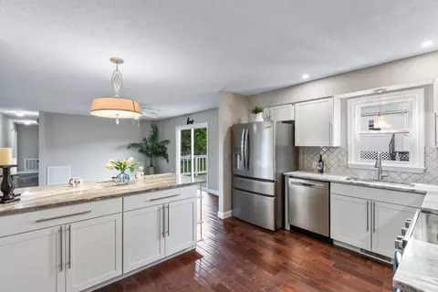 204 Cambridge Dr, Stuarts Draft, VA 24477 photo 7