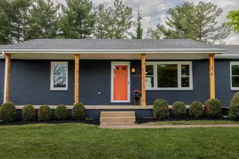 204 Cambridge Dr, Stuarts Draft, VA 24477 photo 2