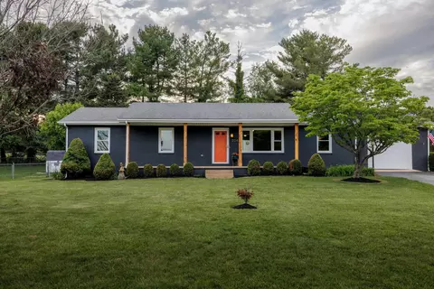 204 Cambridge Dr, Stuarts Draft, VA 24477