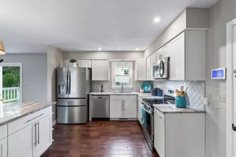 204 Cambridge Dr, Stuarts Draft, VA 24477 photo 8