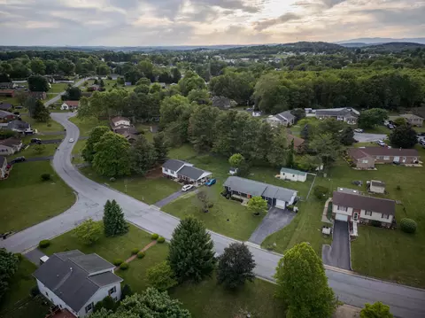 204 Cambridge Dr, Stuarts Draft, VA 24477 photo 52