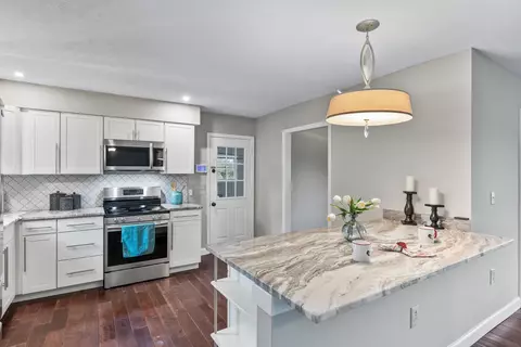 204 Cambridge Dr, Stuarts Draft, VA 24477 photo 5