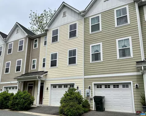 101 Longwood Dr #E, Charlottesville, VA 22903