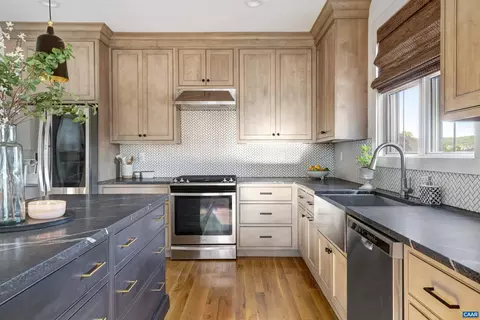 420 Nicholson St, Charlottesville, VA 22901