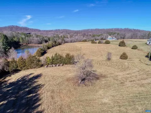 C5 Dick Woods Rd, Charlottesville, VA 22903