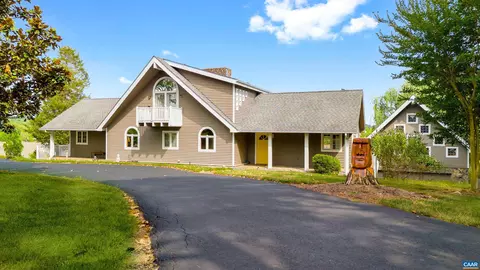 420 Deerpath Rd, Hardy, VA 24101 photo 3