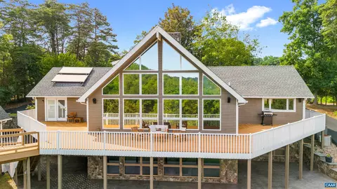 420 Deerpath Rd, Hardy, VA 24101 photo 2