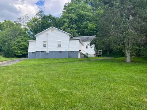 5556 Penrose Ln, Hot Springs, VA 24445
