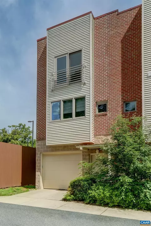1013 Linden Ave, Charlottesville, VA 22902