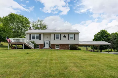 5748 Borden Grant Trl, Raphine, VA 24472