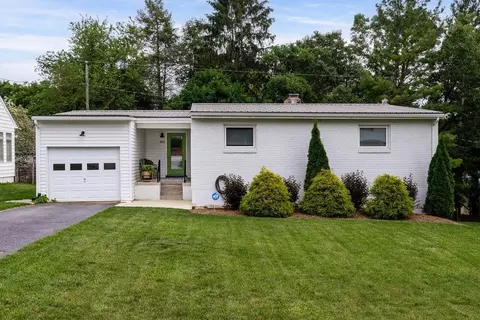 830 Pine Ave, Waynesboro, VA 22980