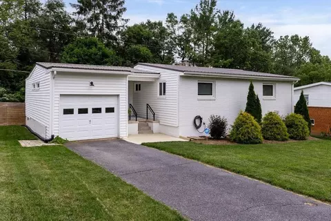 830 Pine Ave, Waynesboro, VA 22980 photo 3