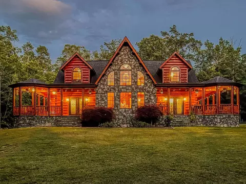 4851 Arrowpoint Dr, Elkton, VA 22827