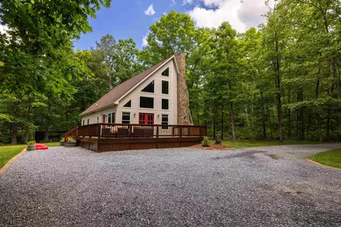 55 Red Leaf Ln, Crimora, VA 24431