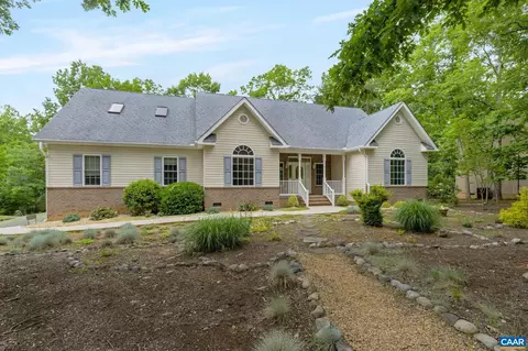 14 N Bearwood Dr N, Palmyra, VA 22963