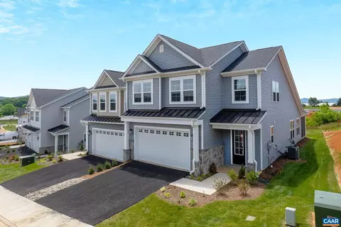 213 Ridgeline Dr, Waynesboro, VA 22980