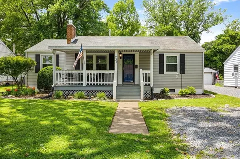 232 River Rd, Waynesboro, VA 22980