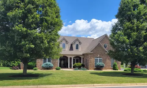 511 Legrande Ave, Waynesboro, VA 22980