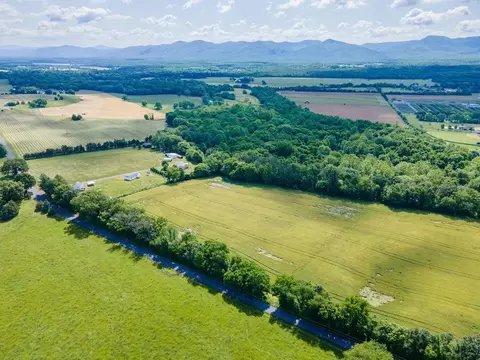 Leroy Rd, Grottoes, VA 24441