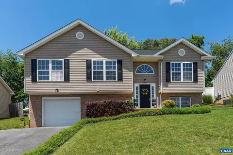 567 Edwardian Ln, Waynesboro, VA 22980