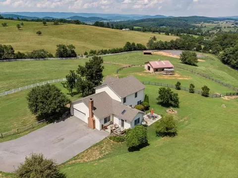 174 Stuart Rd, Fairfield, VA 24435