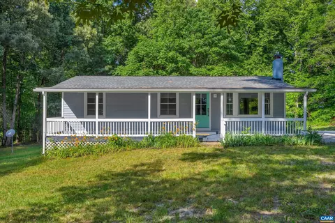 407 Glenarvon Dr, Bremo Bluff, VA 23022