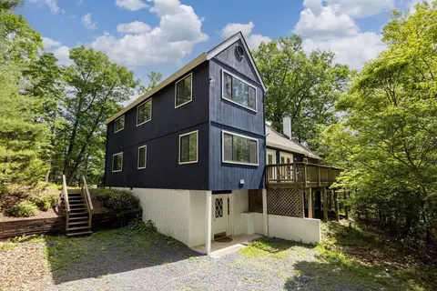 24 Forrest St, Basye, VA 22810