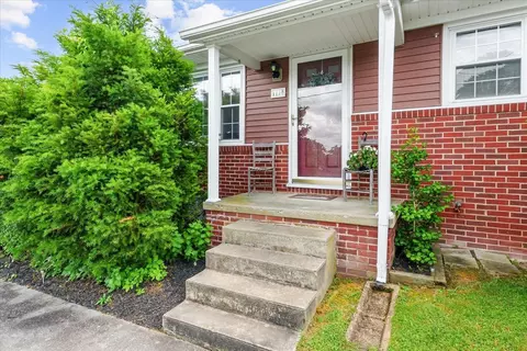 1130 S Winchester Ave S, Waynesboro, VA 22980