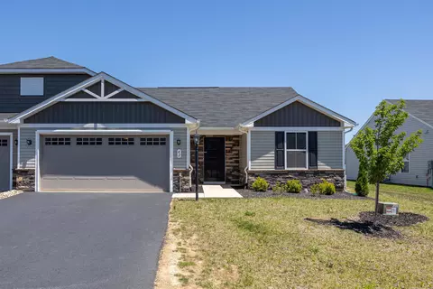 42 S Peak Dr, Mcgaheysville, VA 22840